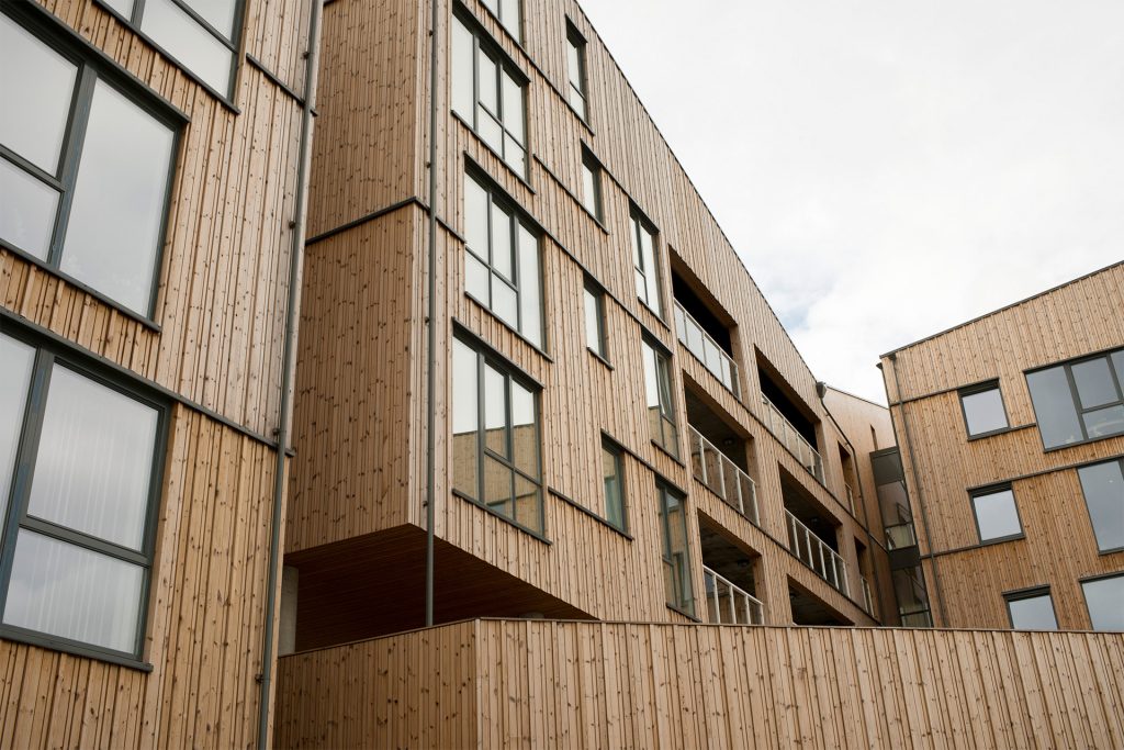 Thermory_Pine_Cladding-decking-roofing_26x140mm-profile-D4-sg-20x115mm-profile-C3-20x140mm-profile-C10_Vannkanten-residential-development_Stavanger-Norway_AART-Architects-3